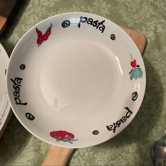Set of 7 Porcelain Pasta Dishes - Picture 1 of 6